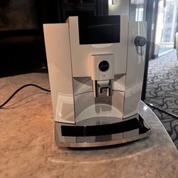 Jura E6 – White – Excellent Condition – Fully Refurbished