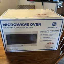 GE - 0.7 Cu. ft. Compact Microwave - Stainless Steel
