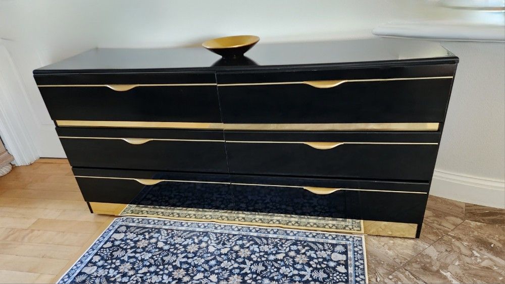 Mid century black laquard dresser/ sideboard with 2 sets of pulls