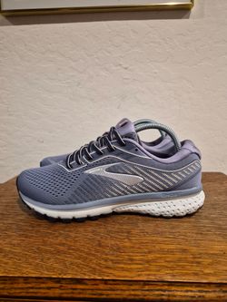 Brooks Ghost 12 Athletic Running Shoes 
Women's Size 9 Wide D