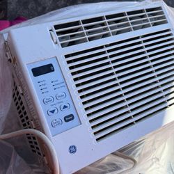 GE Window Air Conditioner (Digital Control, Compact Unit)