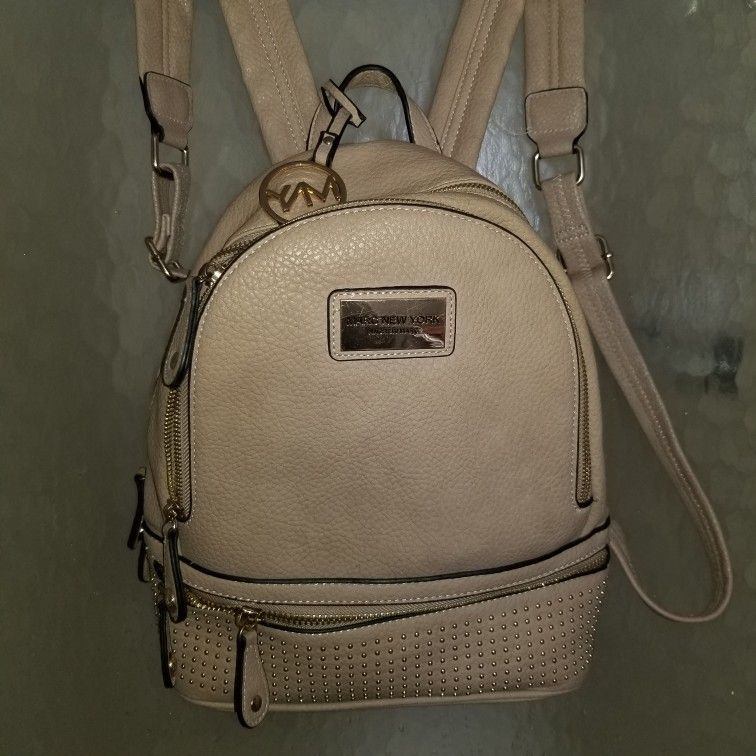 Backpack purse By ANDREW MARC MARC NEW YORK for Sale in Oxnard CA OfferUp