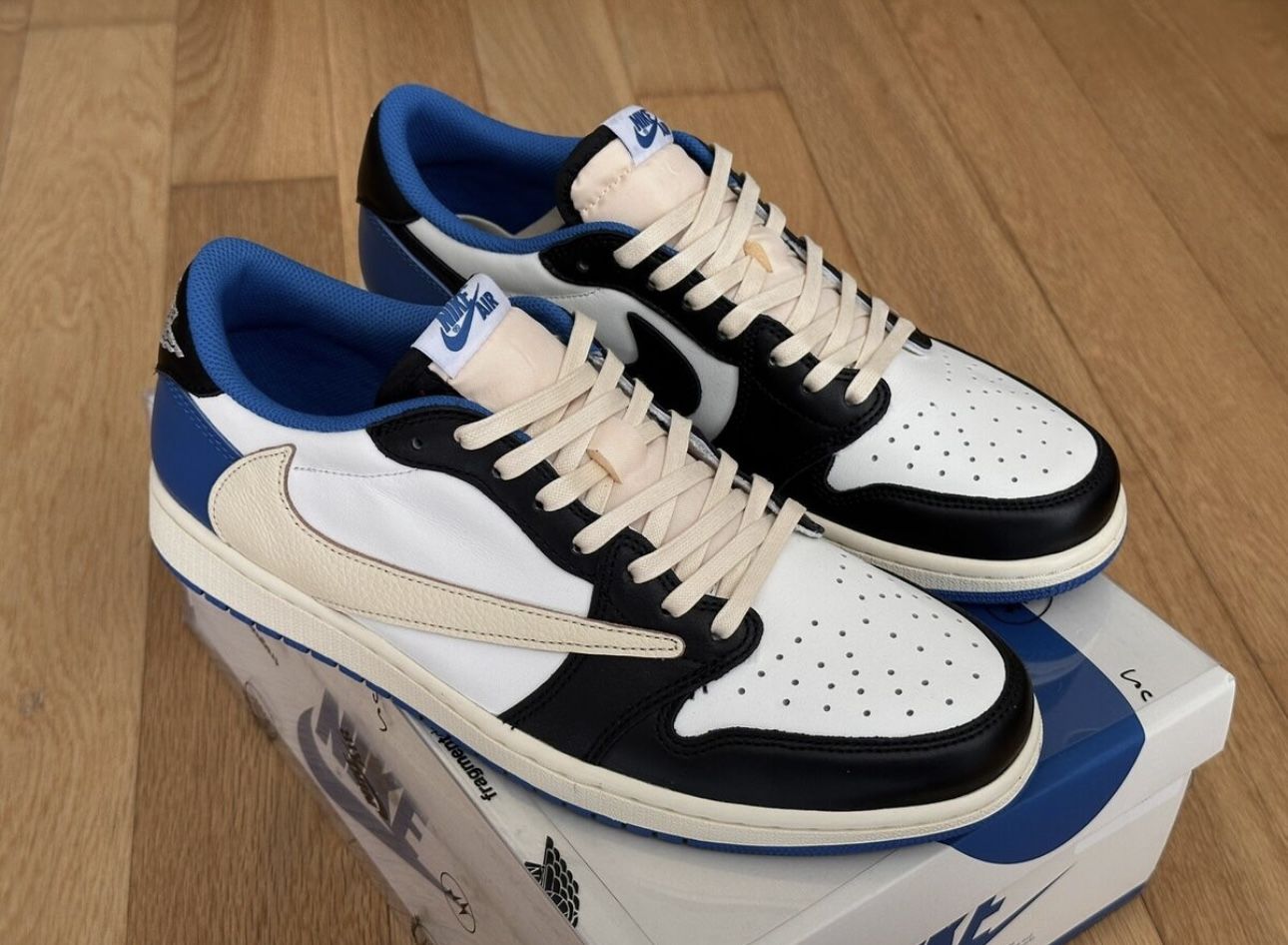 Air Jordan 1 Travis Scott