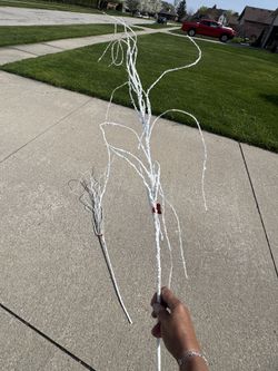 FLORAL - WHITE, 2pcs, 47in’, NEW, Stringy Look