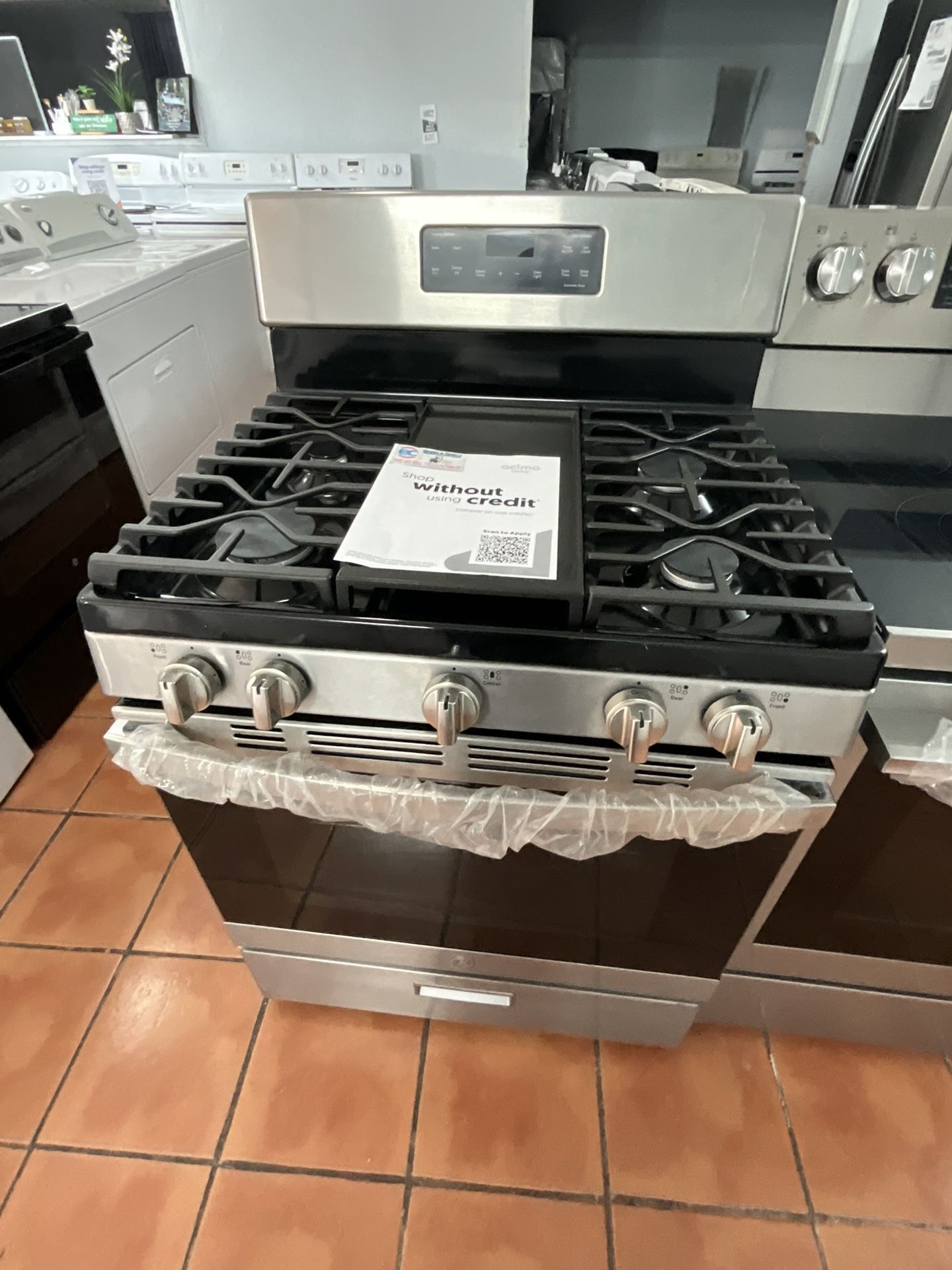 Brand New GE Gas Stove + Warranty
