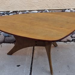 Coffee Table Mcm Style( Guitar Pick)