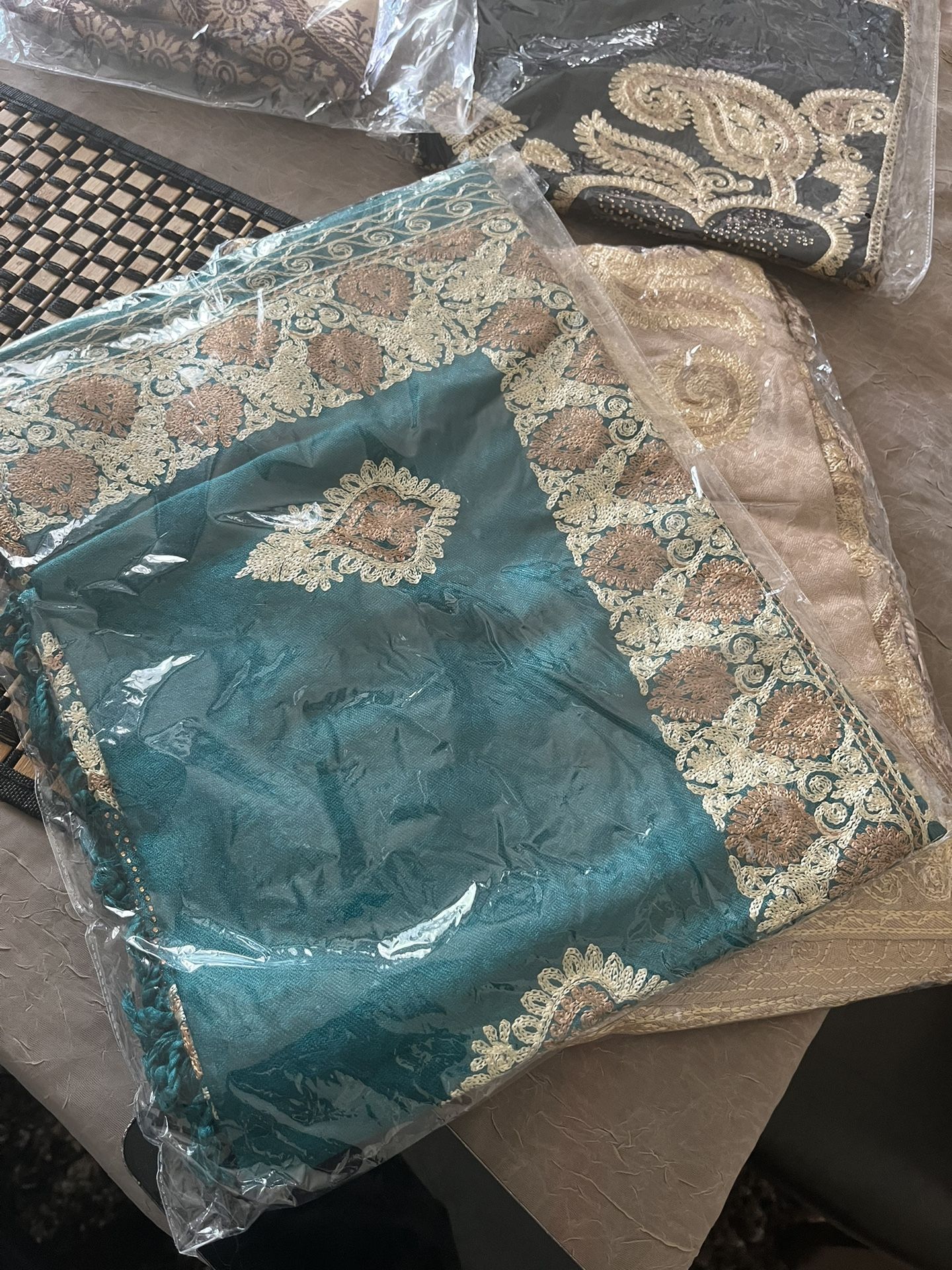 Kashmiri Shawls!! Multiple Sizes and Styles!