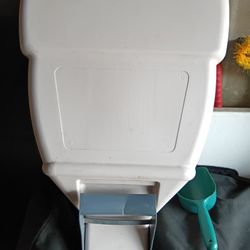 Hanging Animal Feeder