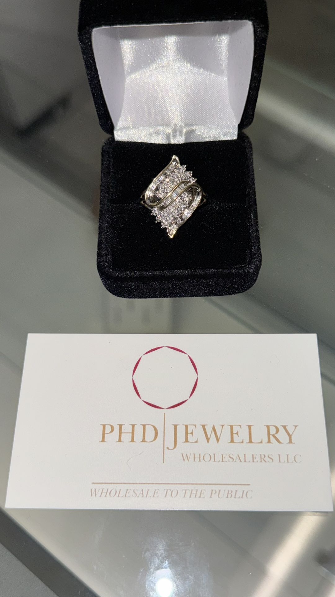 10k White Gold Cluster Ring - 4g - Approx .5ct - Size 8