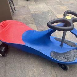 PlasmaCar twist and wiggle Ride On