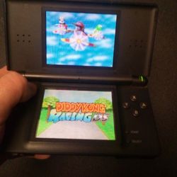 Nintendo Ds Lite With R4 Preloaded Games