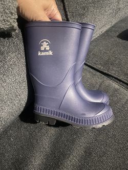 Kamik navy Blue Rain Boots For Toddlers Sz 9 Like new condition  Good quality 