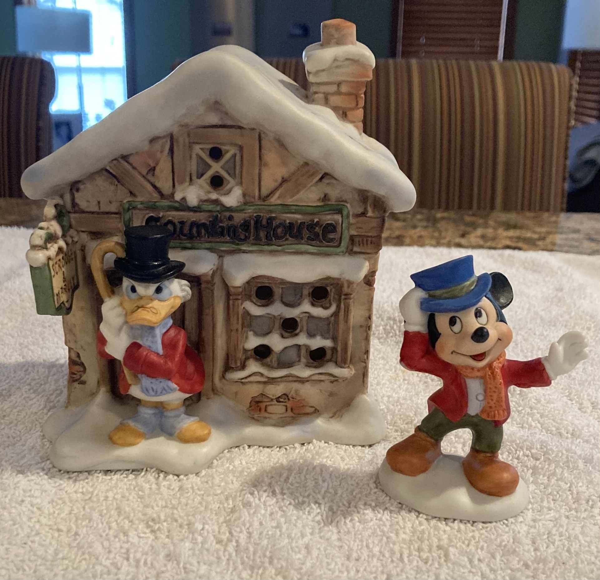 Schmid Disney Scrooge Counting House W/ Mickey Character Piece