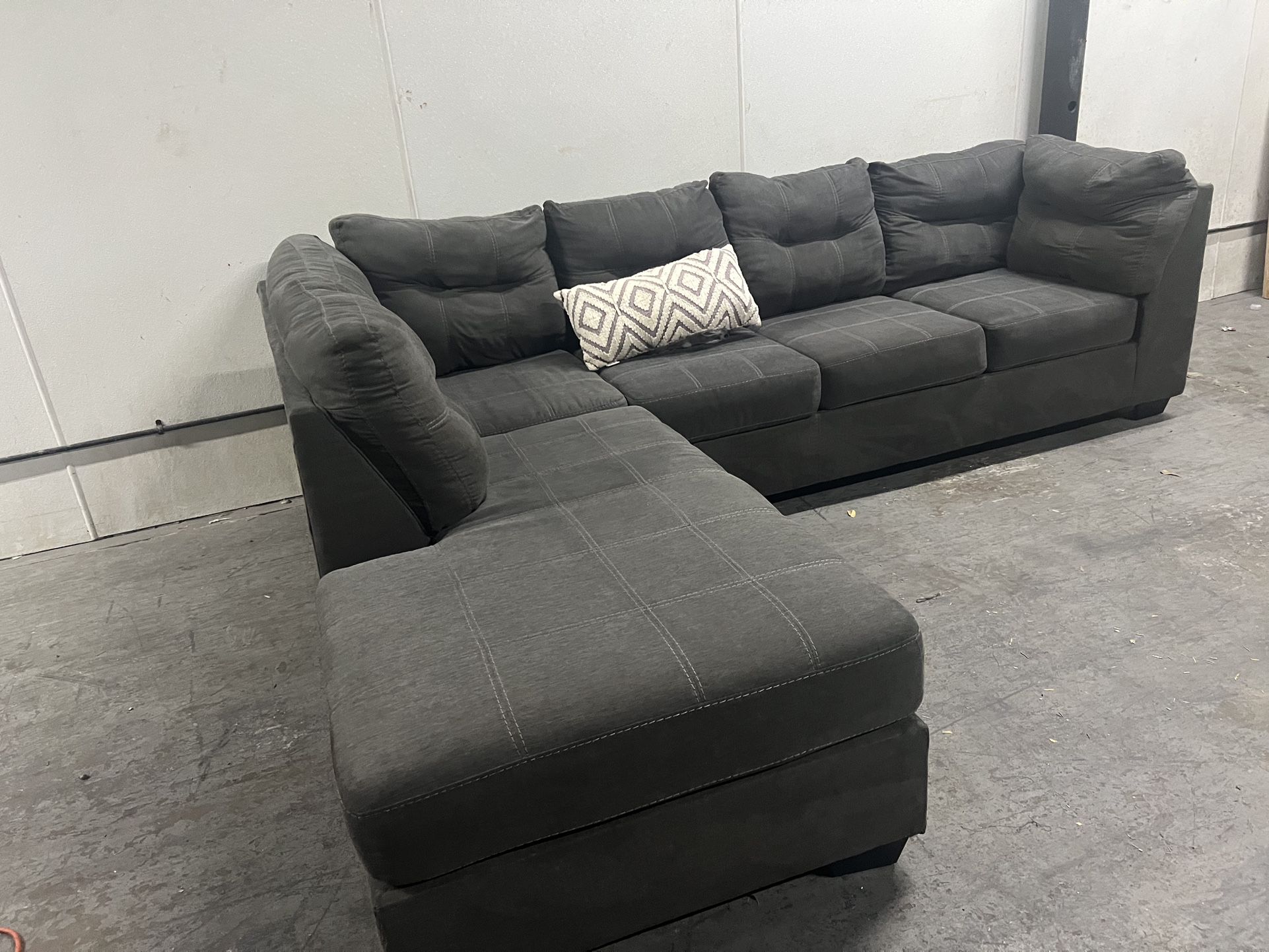 SECTIONAL COUCH SOFA