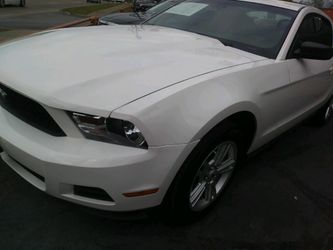 2010 Ford Mustang V6