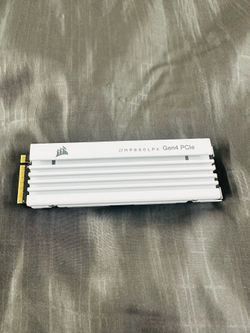 Corsair MP600 PRO LPX 1TB M.2 NVMe PCIe x4 Gen4 SSD - Optimized for PS5 (Up to 7,100MB/sec ) Used Very New
