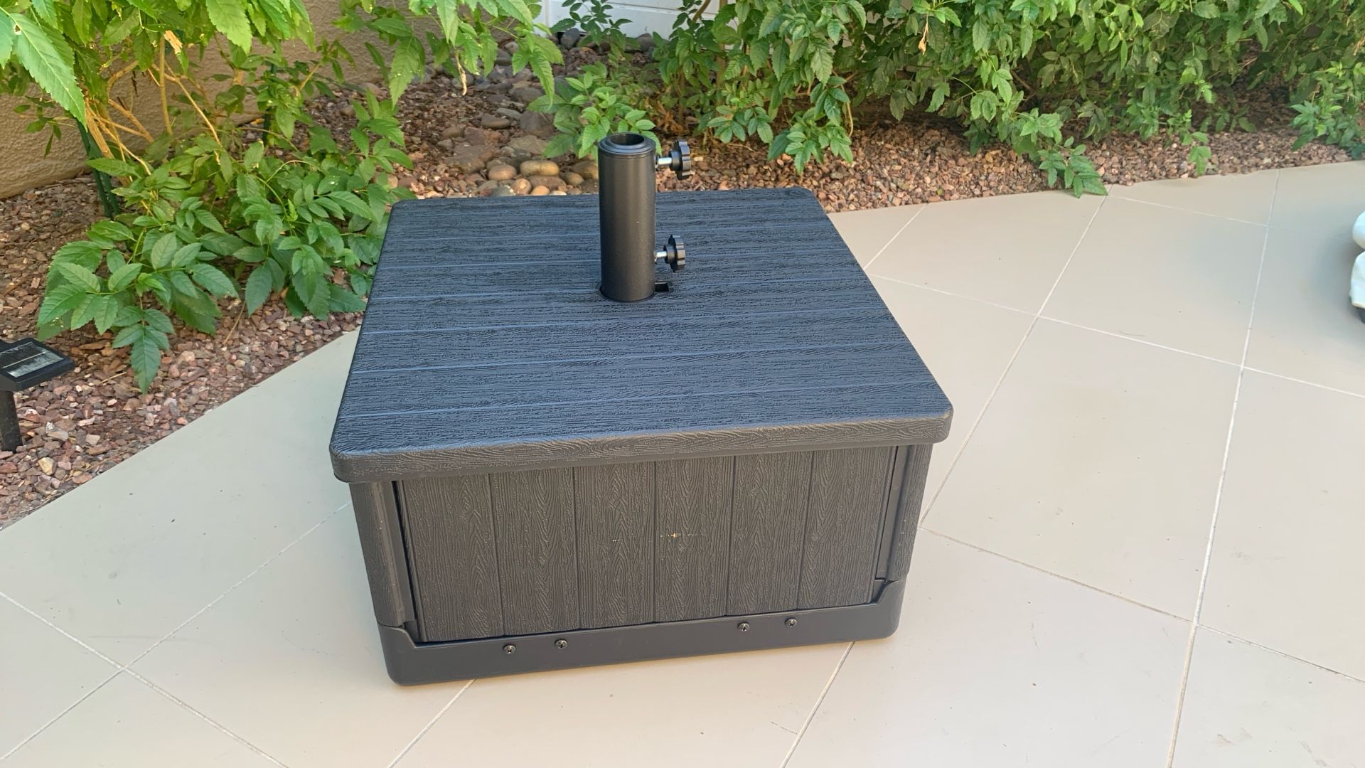 Outdoor Umbrella Stand/Holder with table