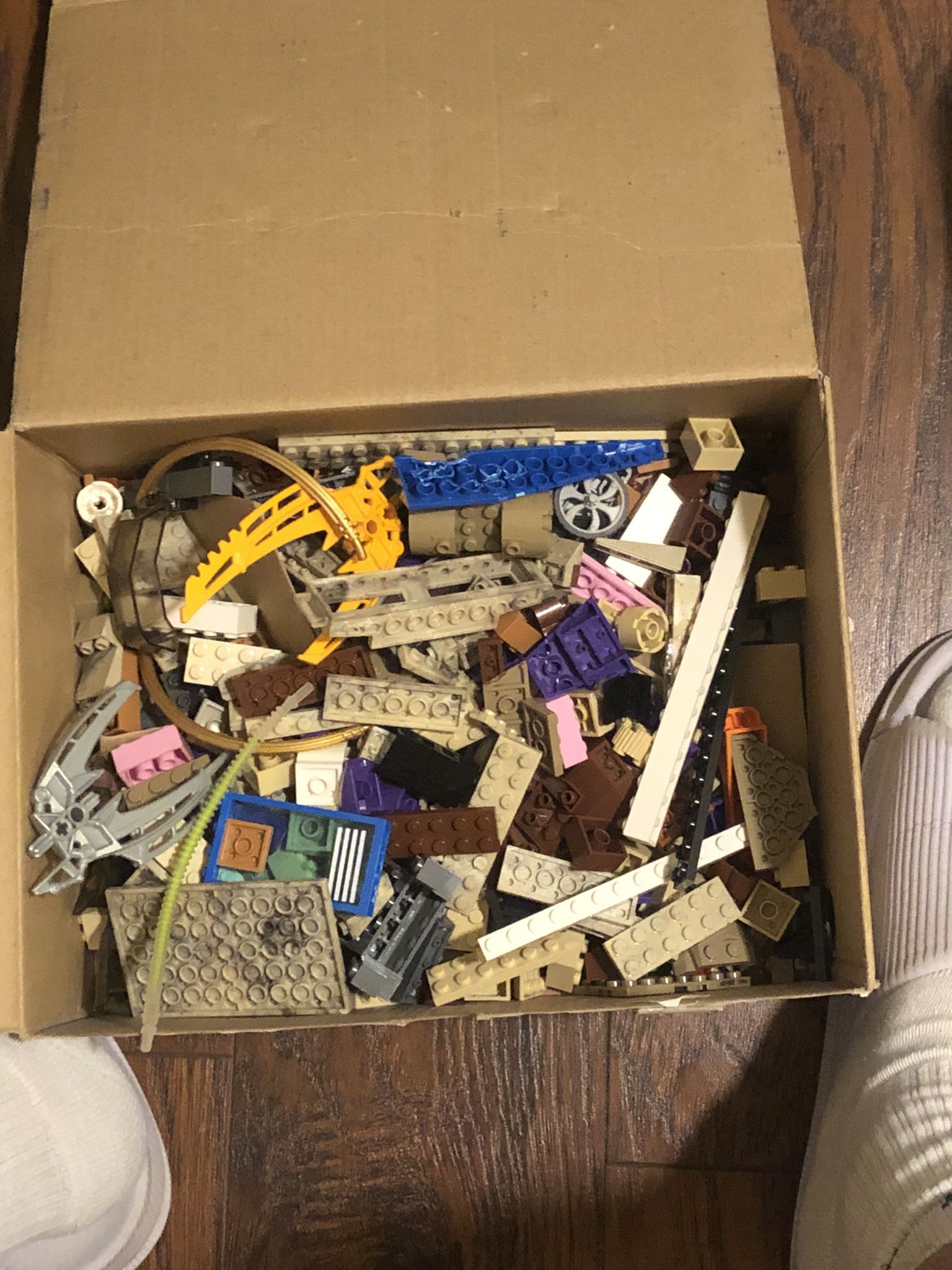 Random Lego Pieces 
