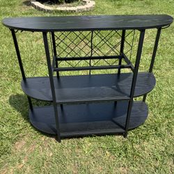 bar table / entry table / side table 