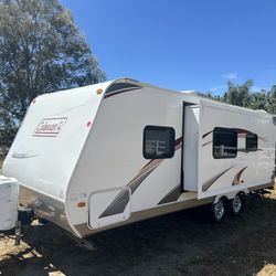 2012 Coleman 26Ft With A Slide Out 