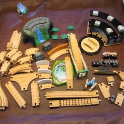 Thomas & Friends Wooden Railway - Lot of 70 Part and Pieces