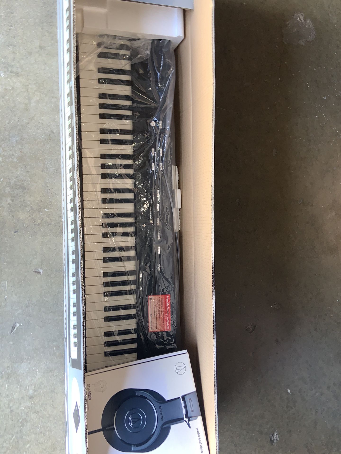 Piano brand Williams Legato and headset