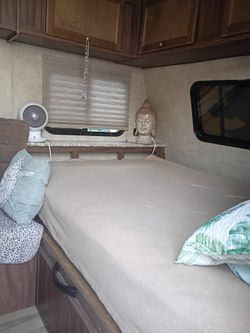 Good condition - 2016 Coachmen Clipper