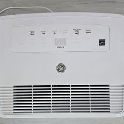 GE 38 Pint Dehumidifier In Excellent Condition 