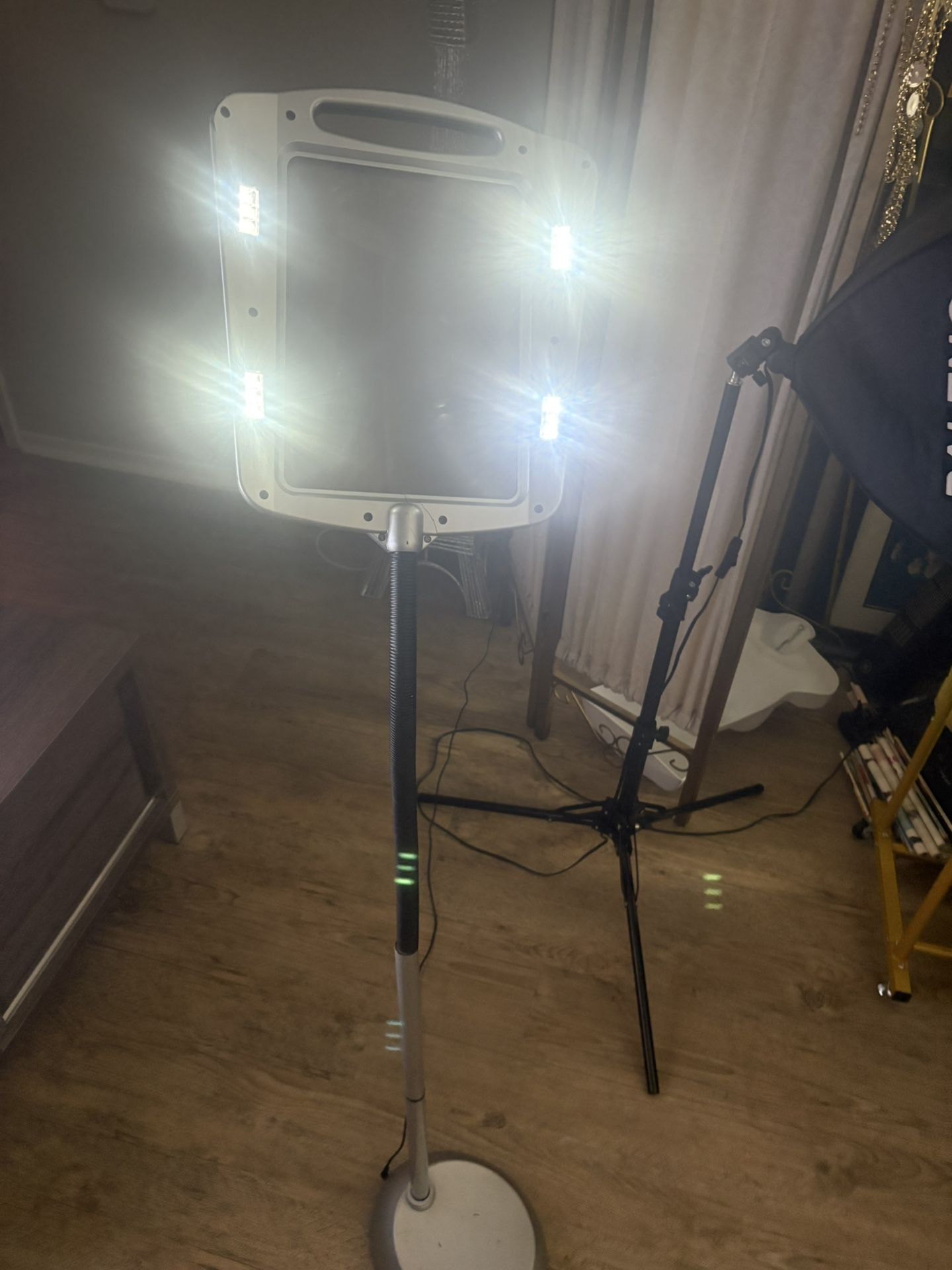 Lamp For Eyelashes. Or Skin Care With special Glass Looks Like 3D Glass. It Moves Down And Up ( Standing)