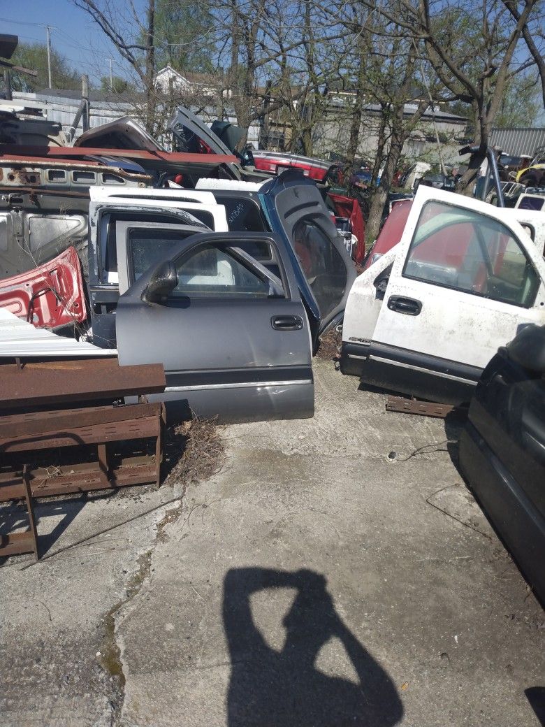 CHEVY TRUCK/TAHOE DOORS