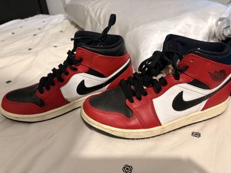 Air Jordan’s 1 Mid Chicago