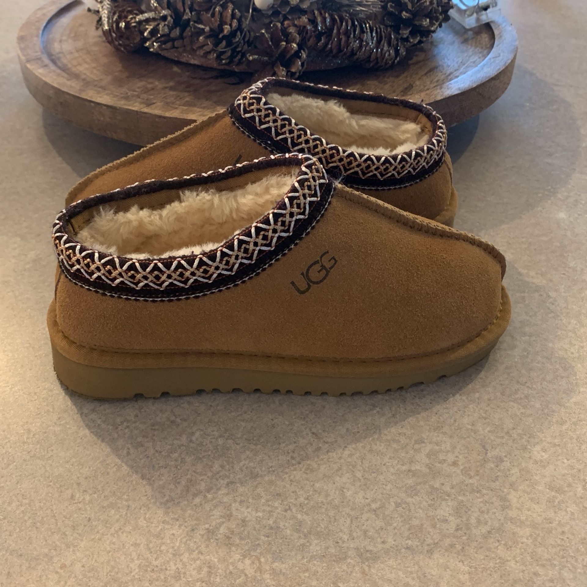 Brand New Girls Uggs