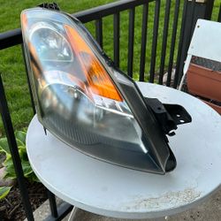 2009 Nissan Altima Passenger Side Headlight 