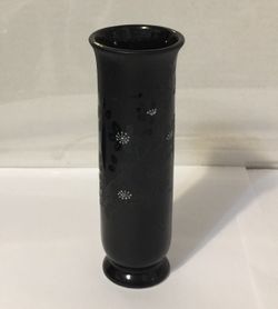 Russ 6.5” Vase 2 Toned Black Flowers With White Centers