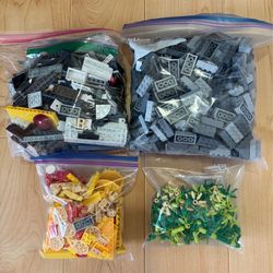 🌿 Lot of off brand Legos, compatible with Lego brand.