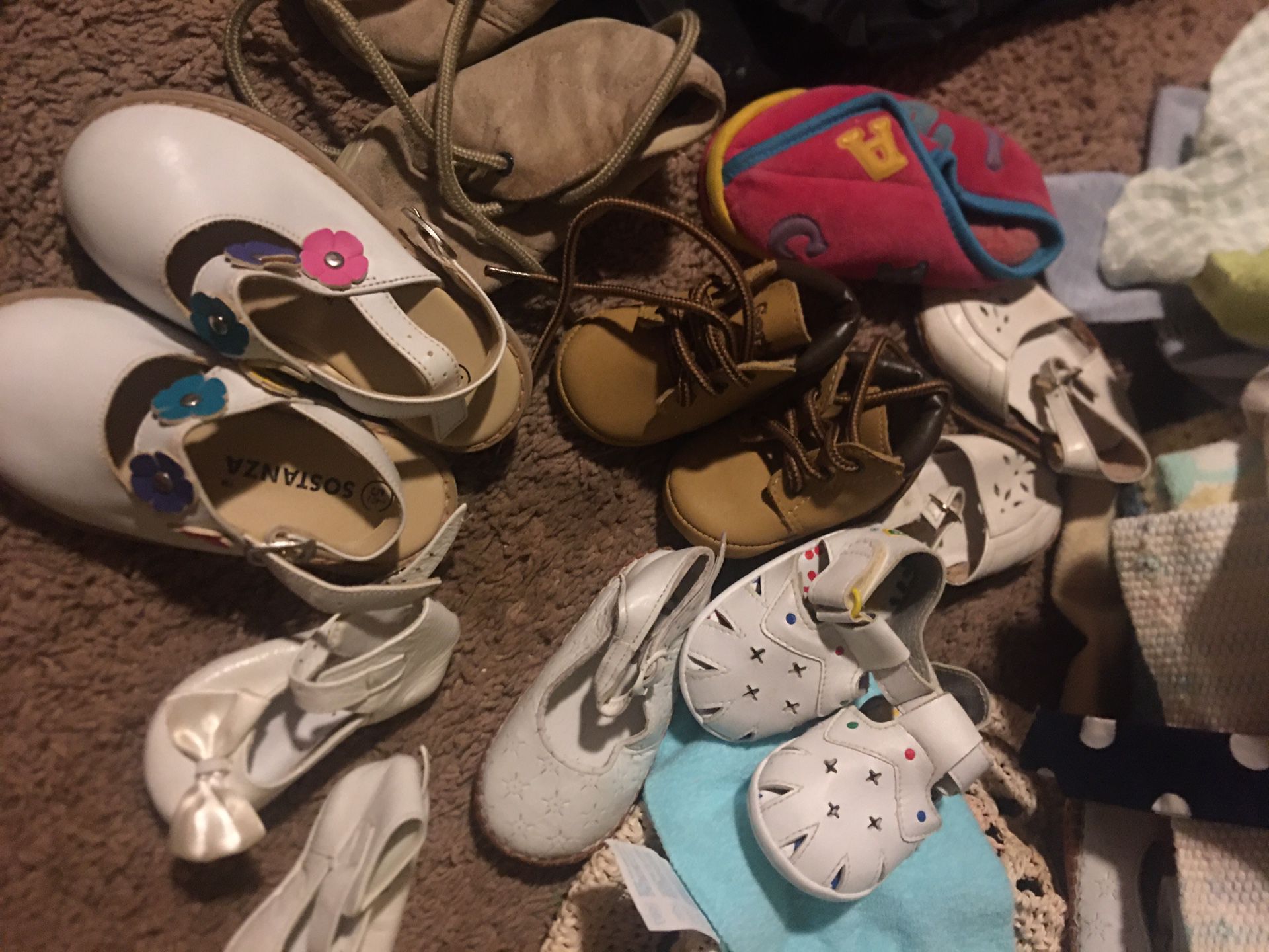 Babies clothes/ shoes free