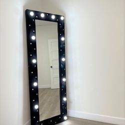 New Mirror Stand 