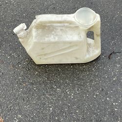 Oil Jugs / Dispensers 