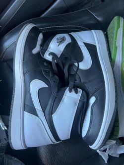 Jordan 1 High Black/White