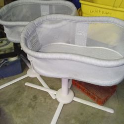 2 Bassinets