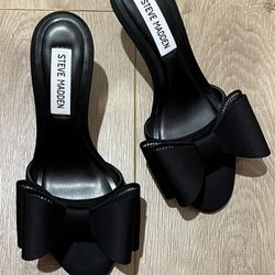 Steve Madden Black Bow Heels