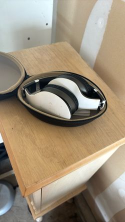 iHip Wireless Headphones