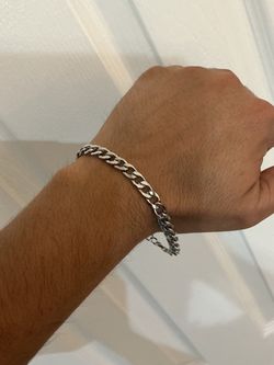 Stainless steel bracelet