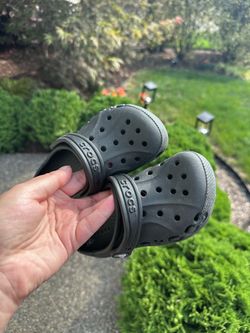 Toddler crocs