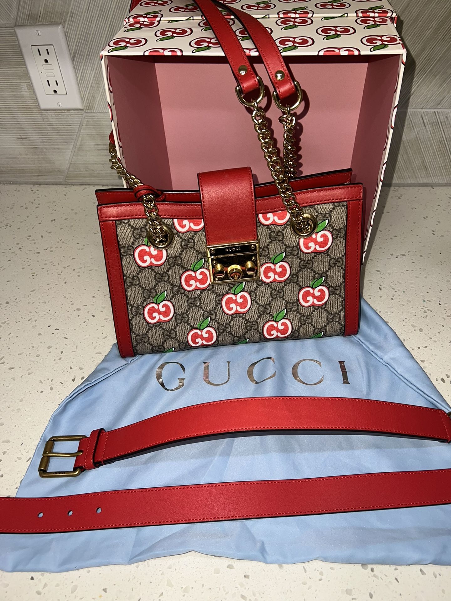 GUCCI GG SUPREME canvas Apple Print Small Shoulder Padlock Bag