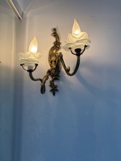 vintage Italian/Murano-style crystal and glass floral lighting set: a chandelier plus a matching pair of two-arm wall sconces
