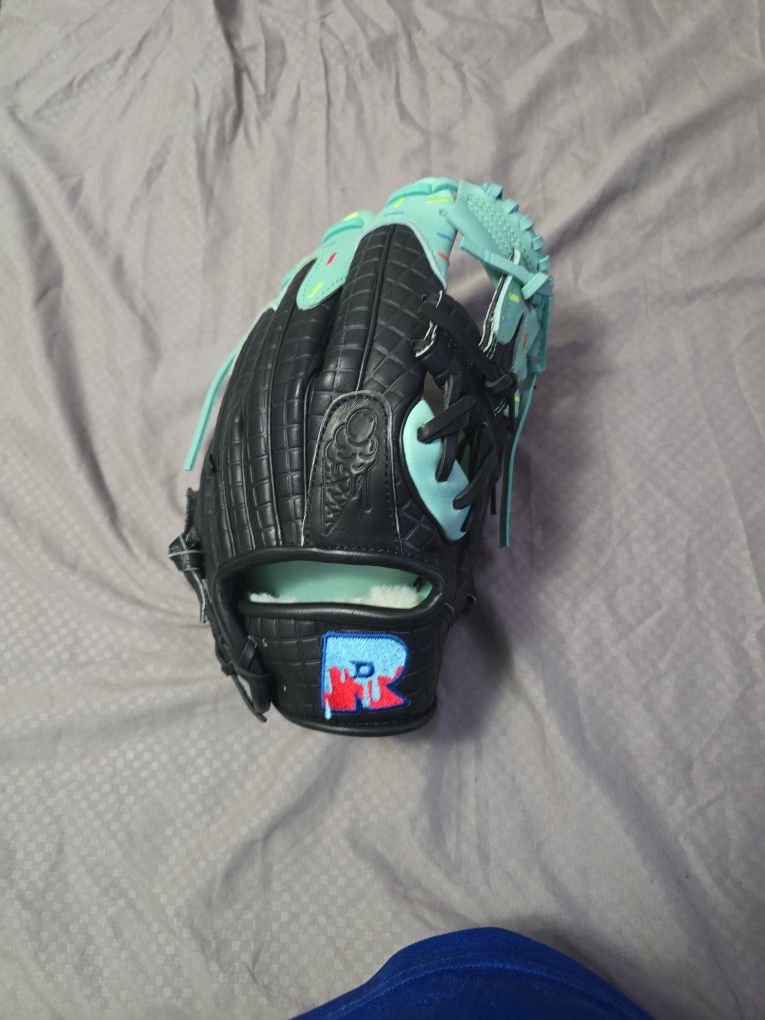 Baseball  Glove New 