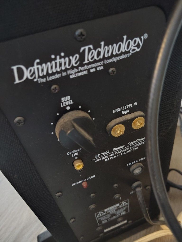 Definitive Technology BP 7004 Bipolar Super Tower
