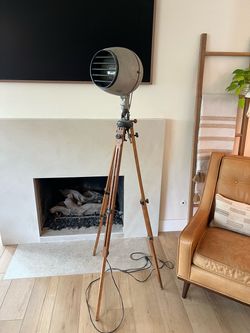 Vintage Hollywood-Style Accent Light