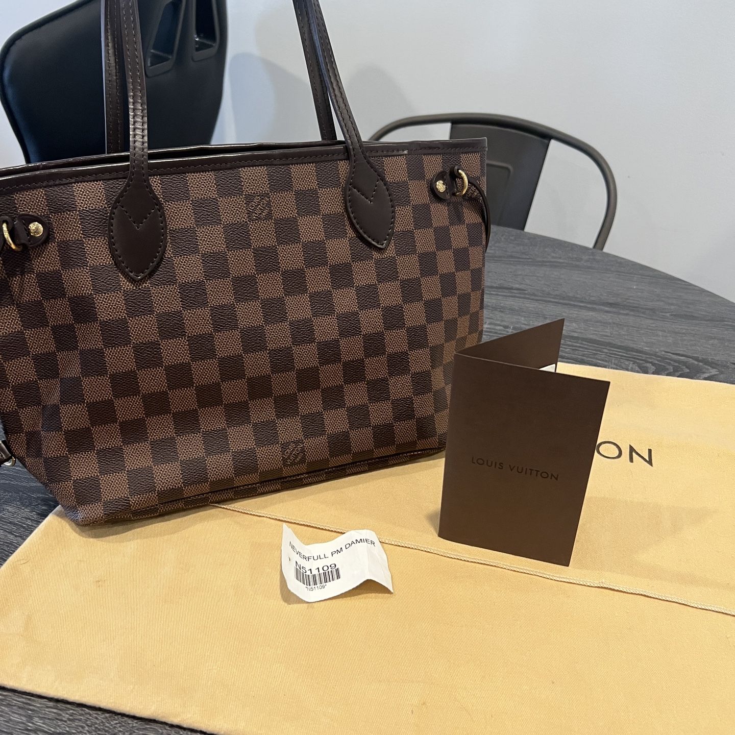 Louis Vuitton Neverfull MM AUTHENTIC for Sale in Pittsburgh, PA - OfferUp